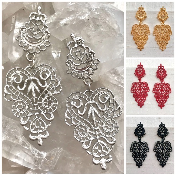 Lovely Lace Earrings - Gold - Picture 5 of 6